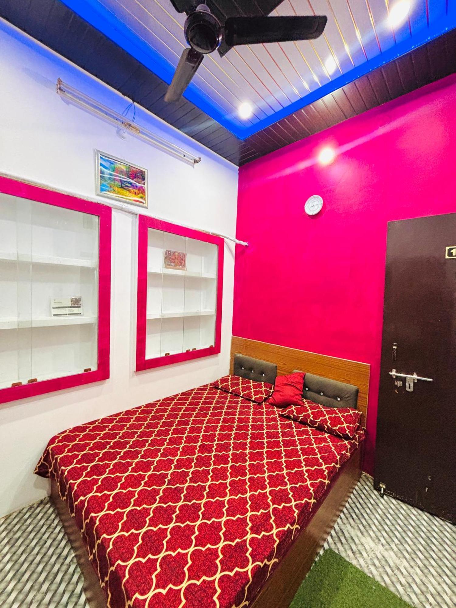 Shivalay Paying Guest House 瓦拉纳西 外观 照片