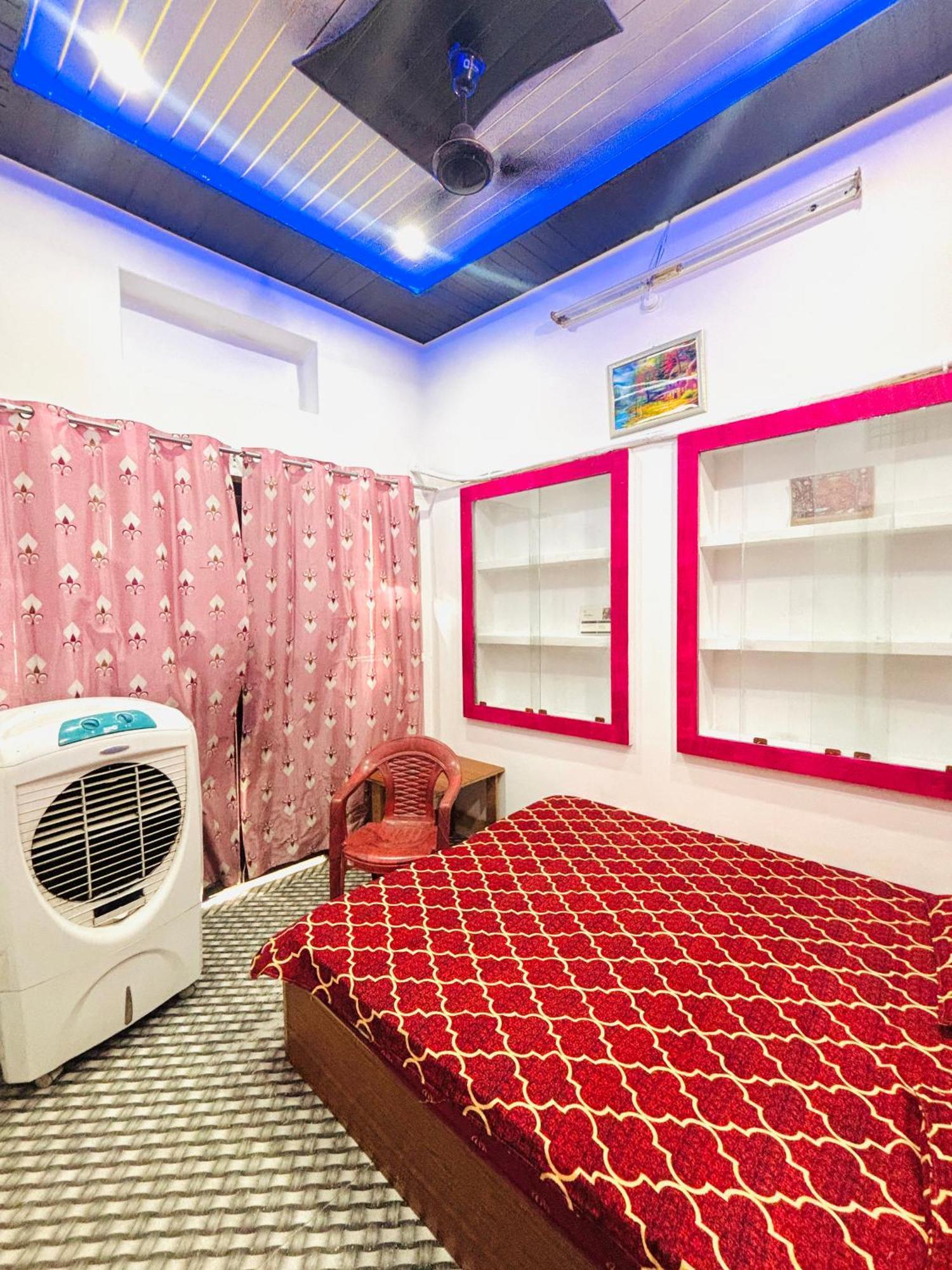 Shivalay Paying Guest House 瓦拉纳西 外观 照片