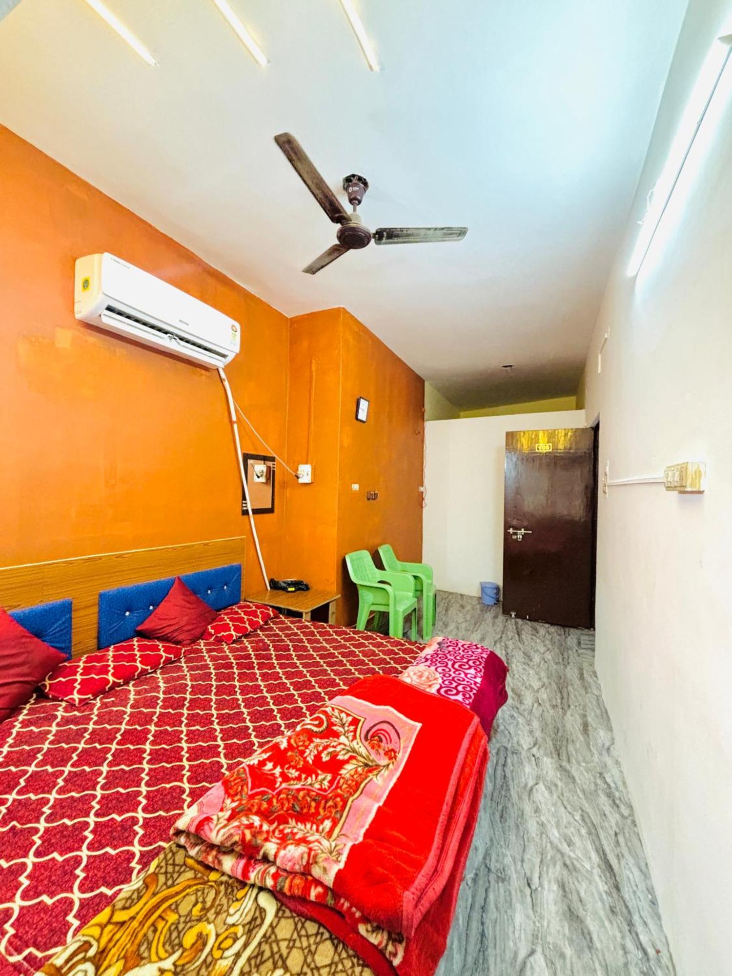 Shivalay Paying Guest House 瓦拉纳西 外观 照片